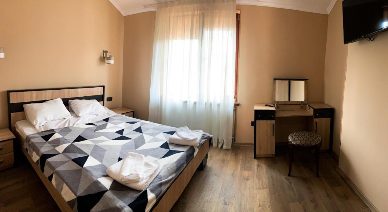 Forsage Hostel Uzhhorod Exterior foto